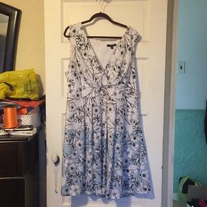 Sangria Dress 20W blue white black lined